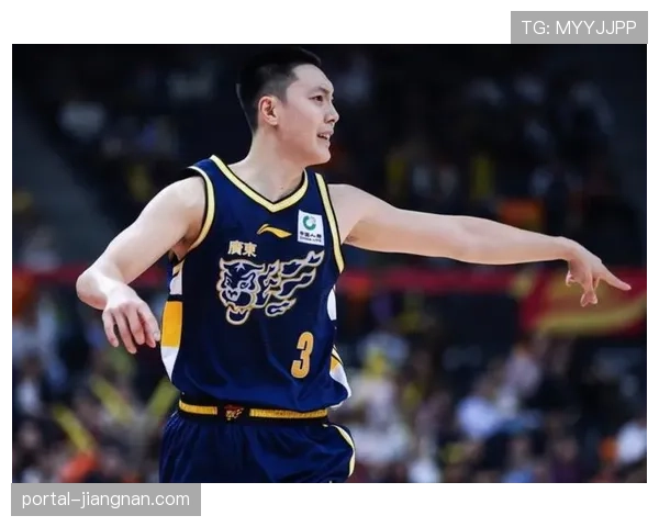 广东男篮四连胜登顶积分榜 胡明轩末节连得11分稳住胜局